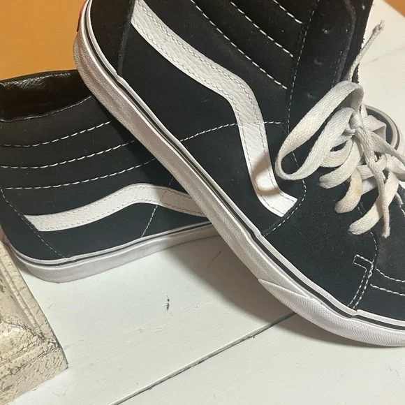 Vans SK8-HI Black and White High-Top Sneakers W 8.5 M 7 - Picture 2 of 5